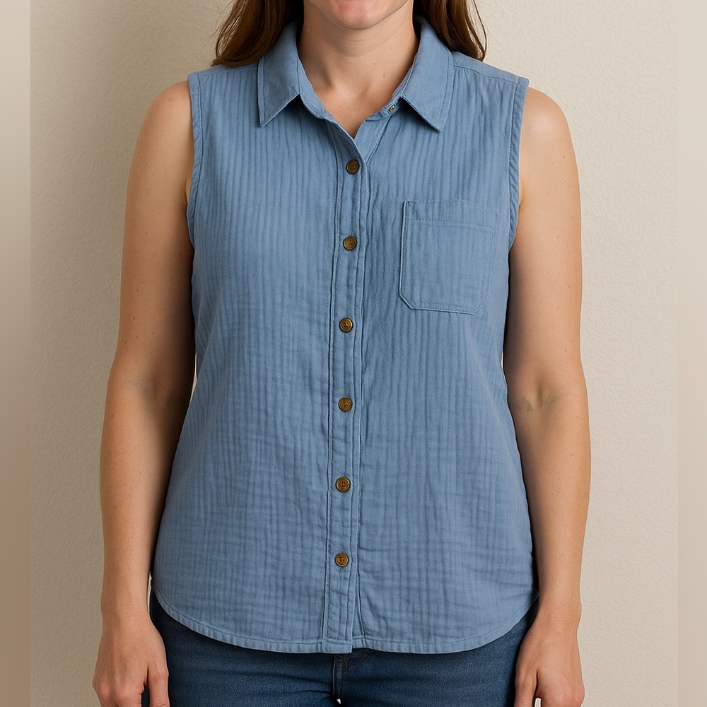 L.L. Bean Blue Sleeveless Button down Gauze Tank Top M